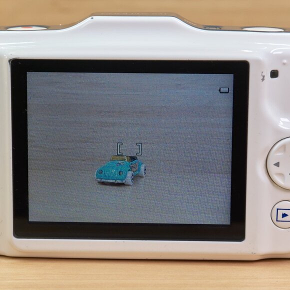 Nikon Coolpix S31 10.1 MP / Waterproof Digital Camera / White / Tested - Picture 3 of 6